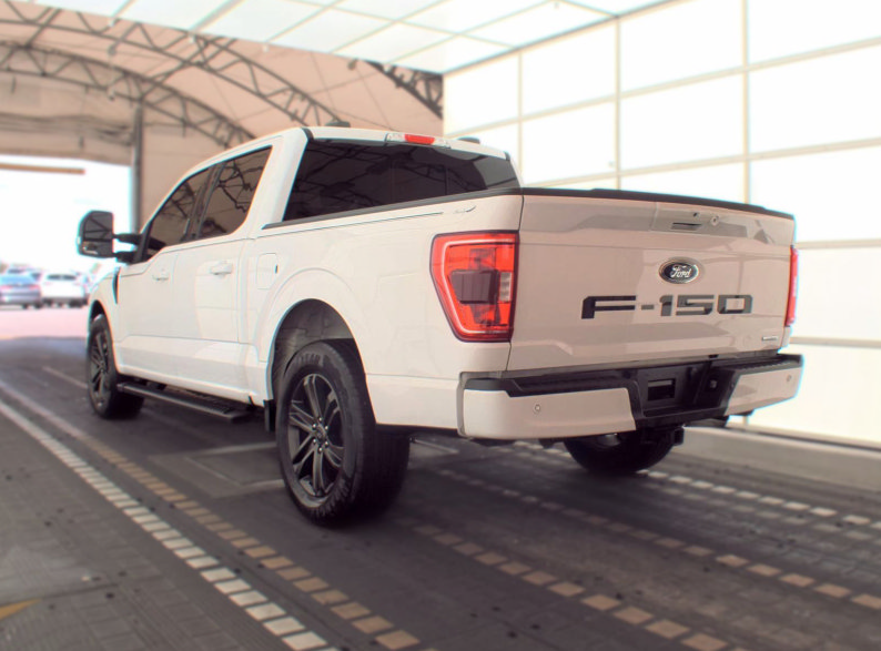 Used 2022 Ford F150 XLT w/ Equipment Group 302A High RWD image 4