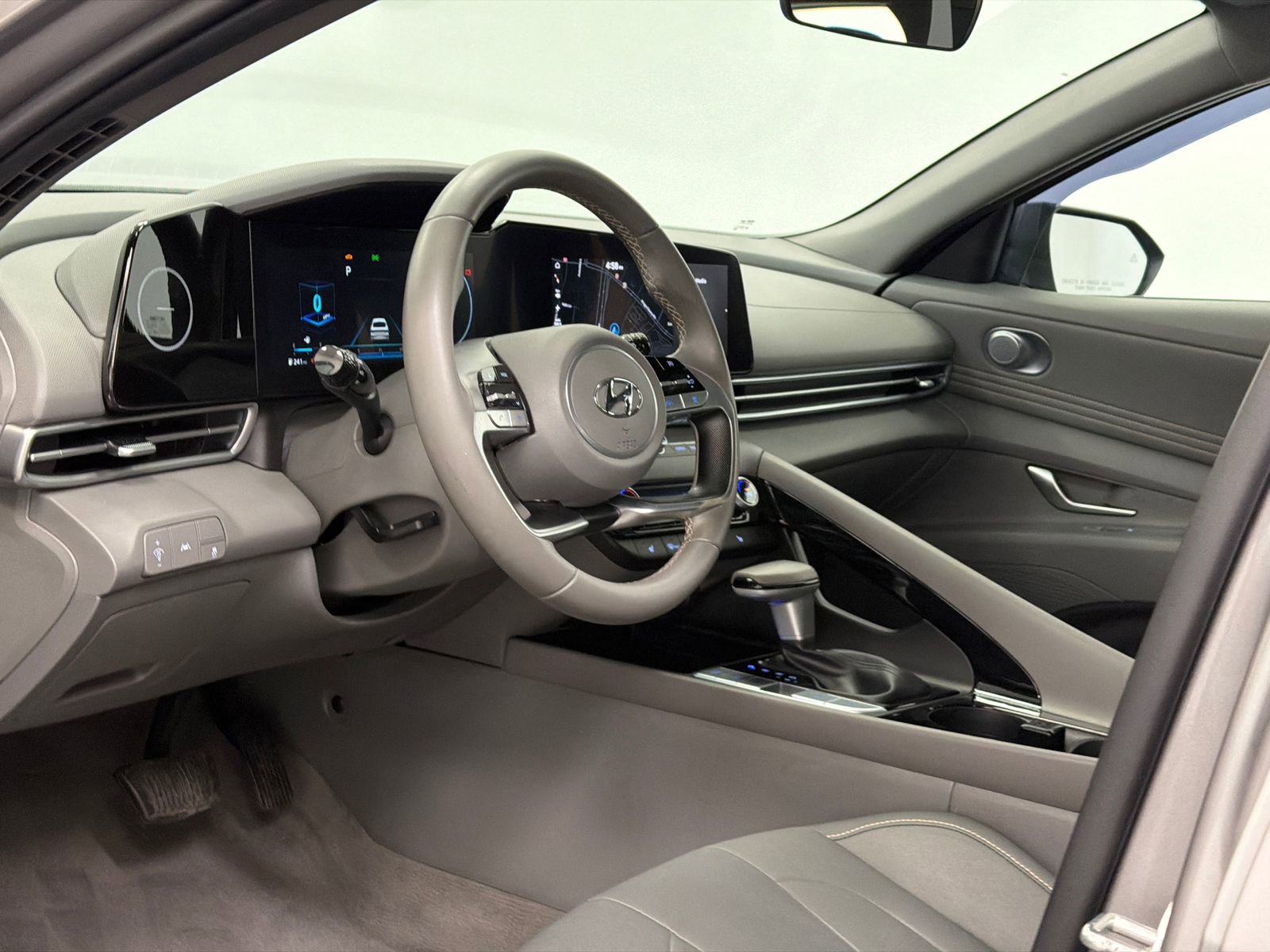 Used 2023 Hyundai Elantra SEL w/ Convenience Package image 12