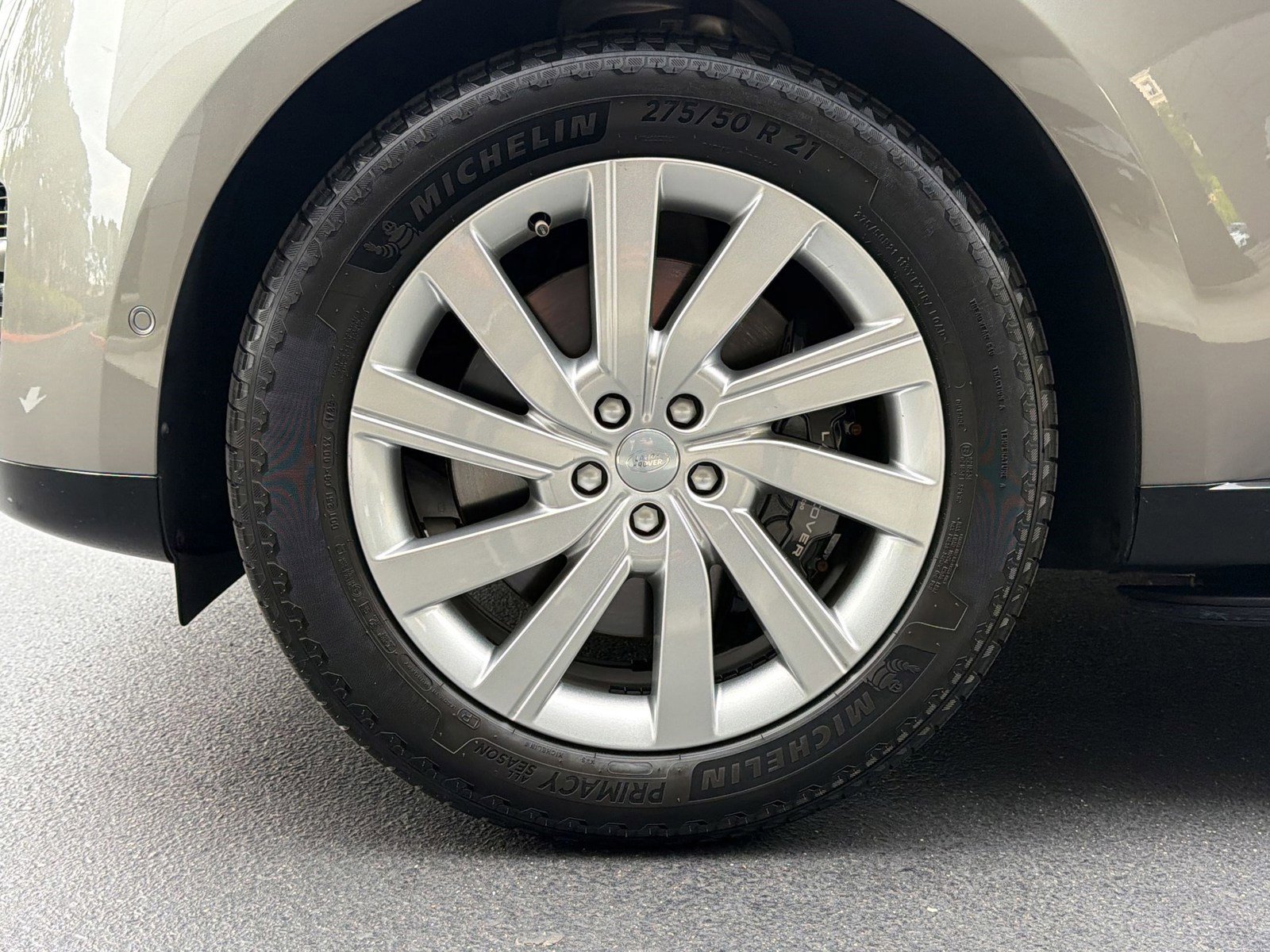 Certified 2023 Land Rover Range Rover SE image 13