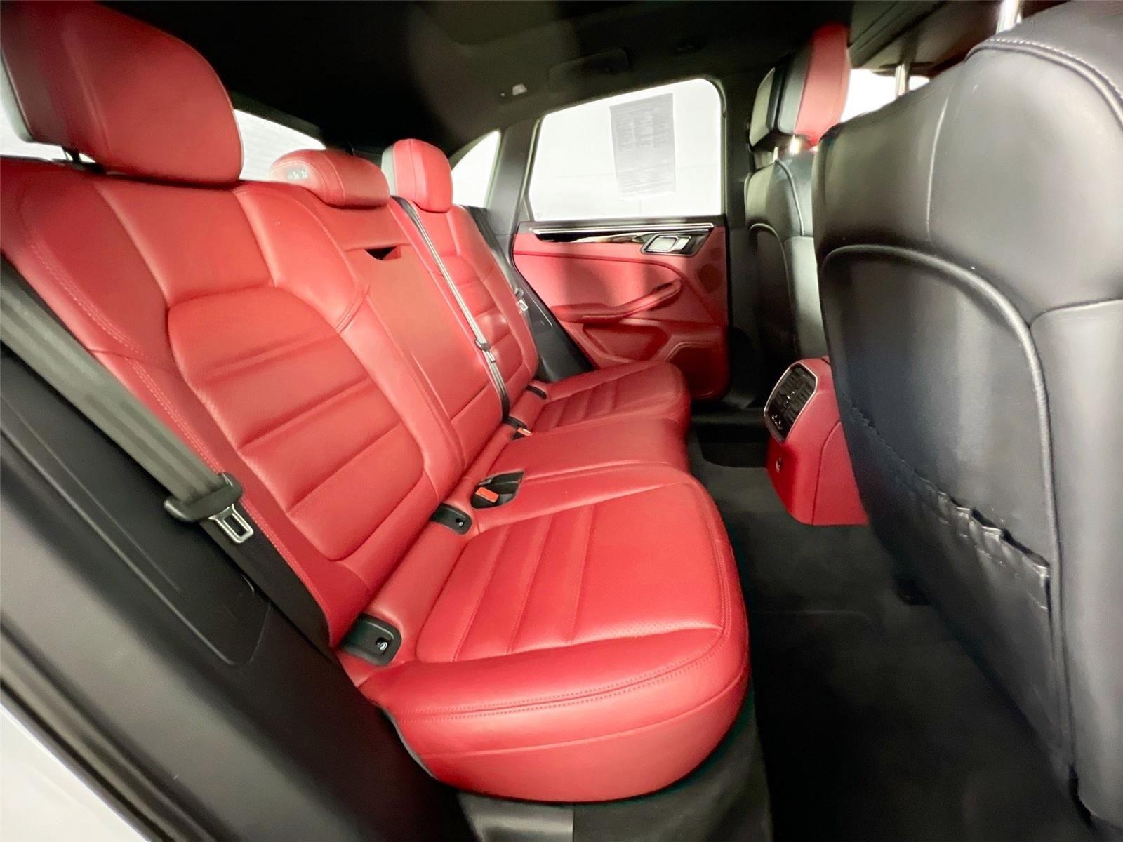 Used 2023 Porsche Macan S image 24