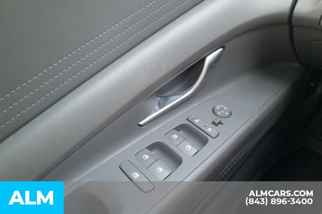 Used 2023 Hyundai Elantra SEL FWD image 34
