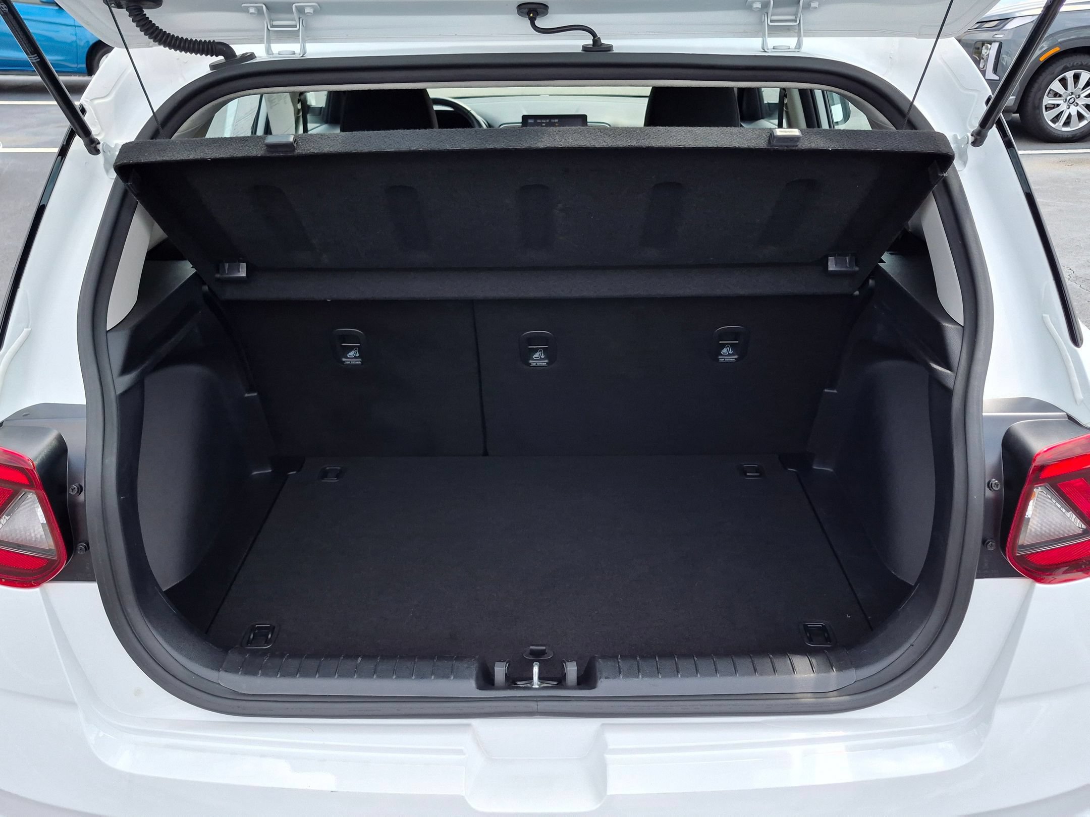 Used 2025 Hyundai Venue SEL FWD image 31