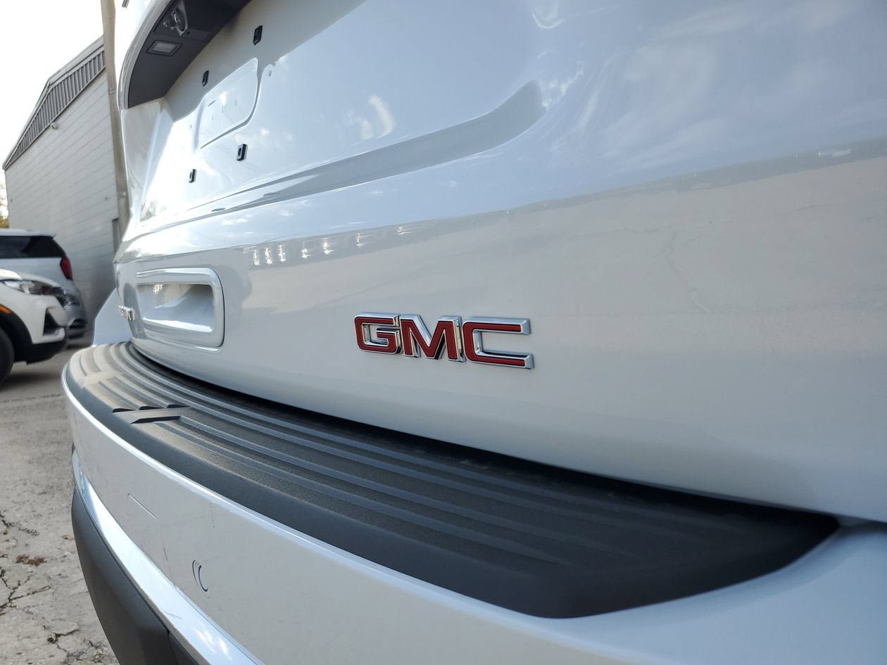 New 2026 GMC Yukon XL Denali w/ Sun & Power Step Package AWD/4WD image 7