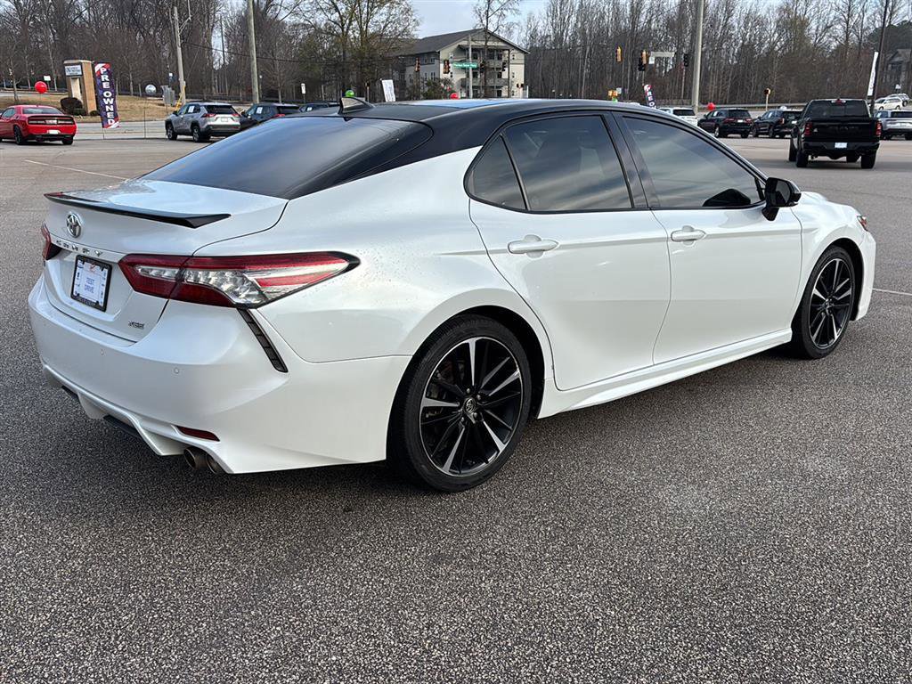Used 2018 Toyota Camry XSE image 3