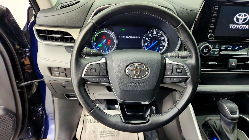 Used 2020 Toyota Highlander XLE FWD image 13