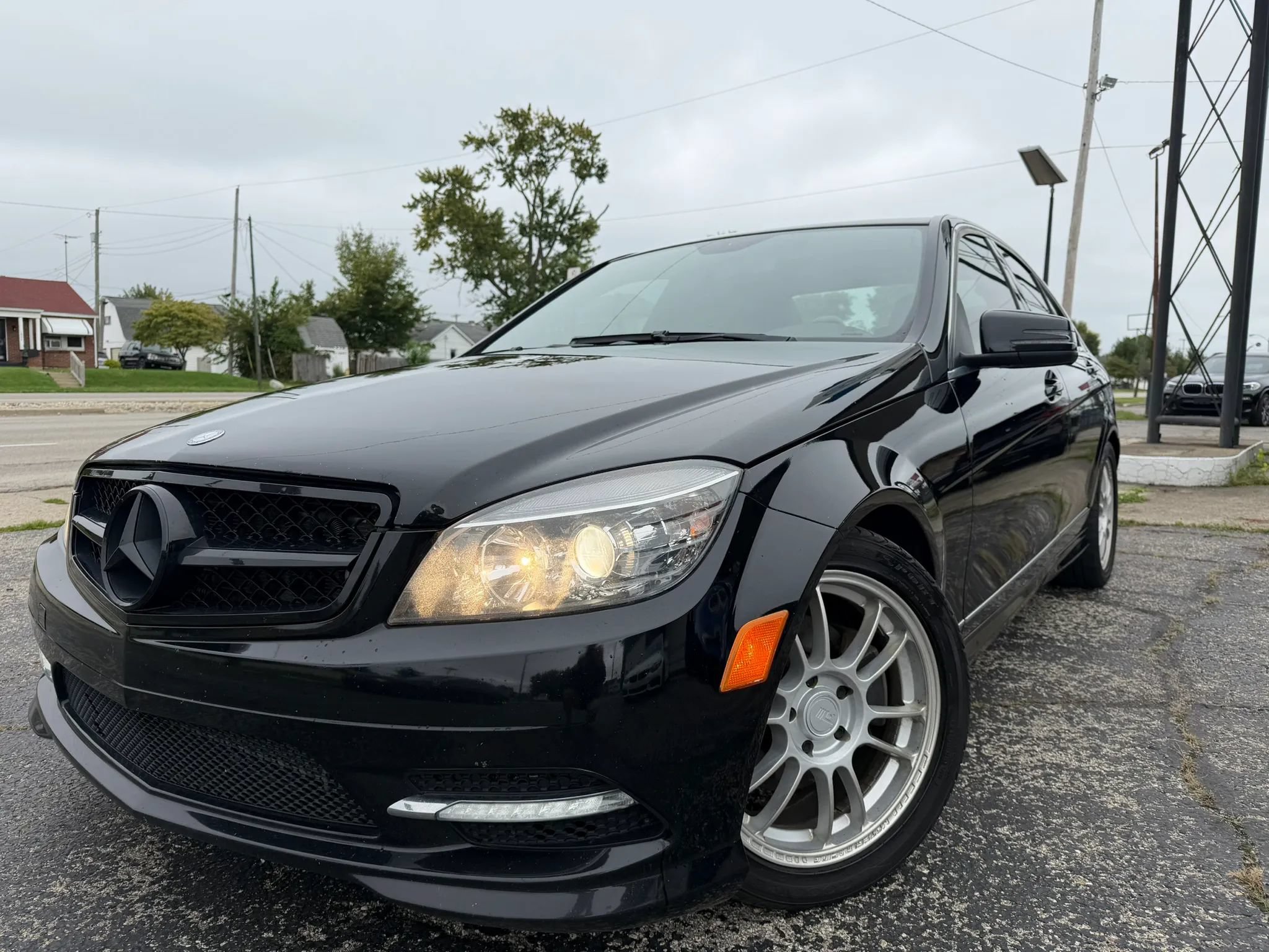 Used 2011 Mercedes-Benz C 300 4MATIC Sedan image 1