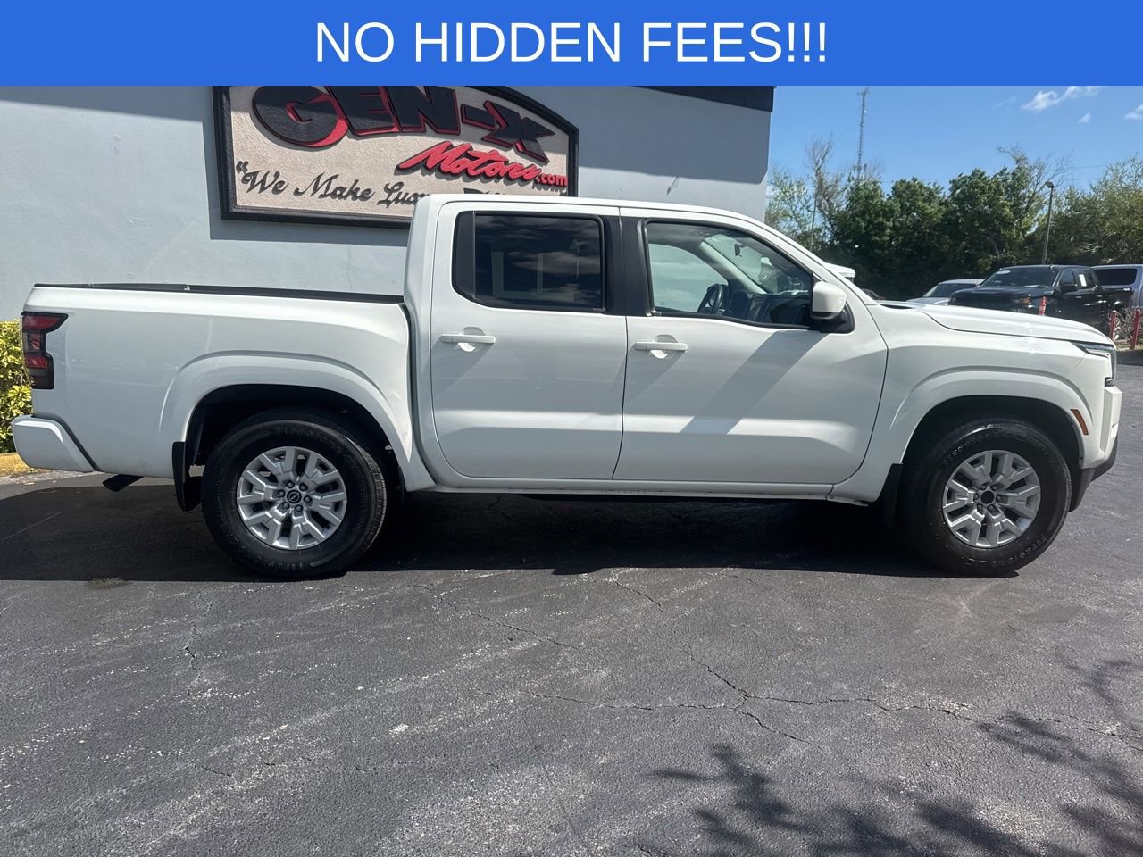 Used 2022 Nissan Frontier SV w/ Technology Package image 2