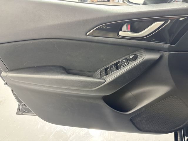 Used 2014 MAZDA MAZDA3 i Touring image 18