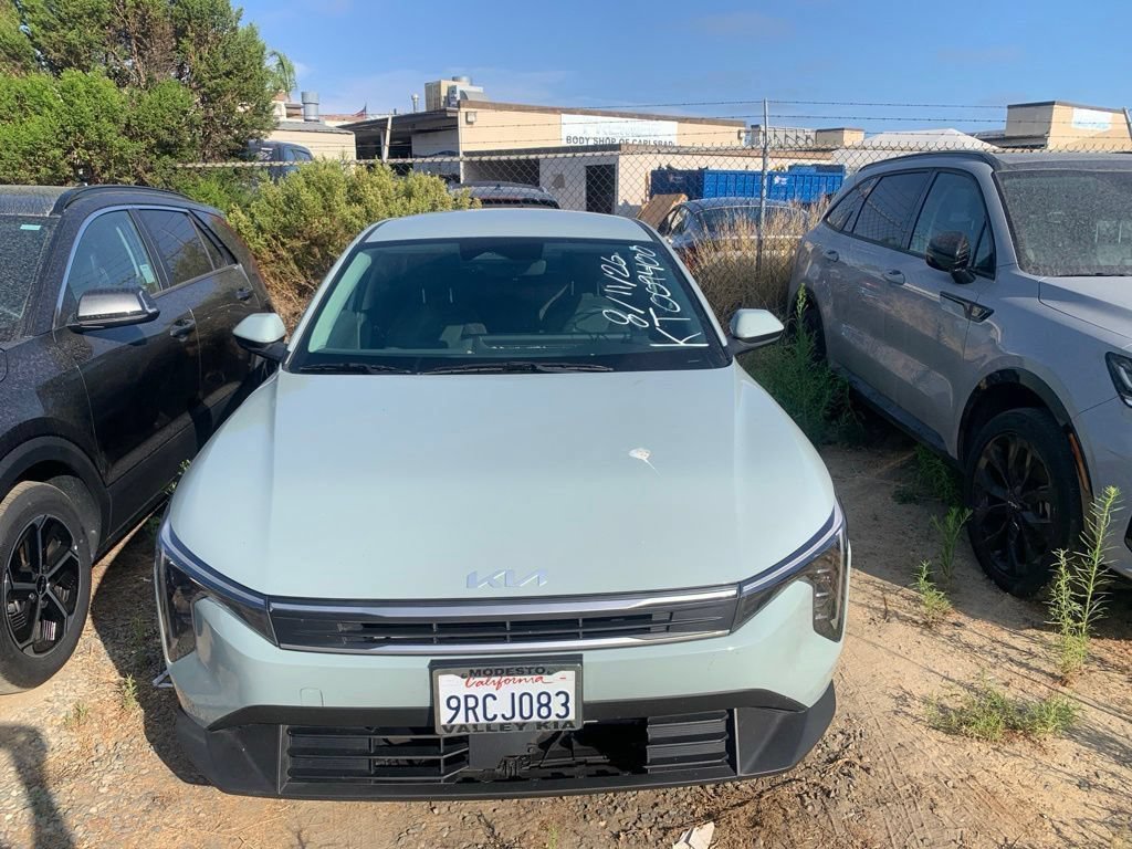 Used 2025 Kia K4 FWD image 3