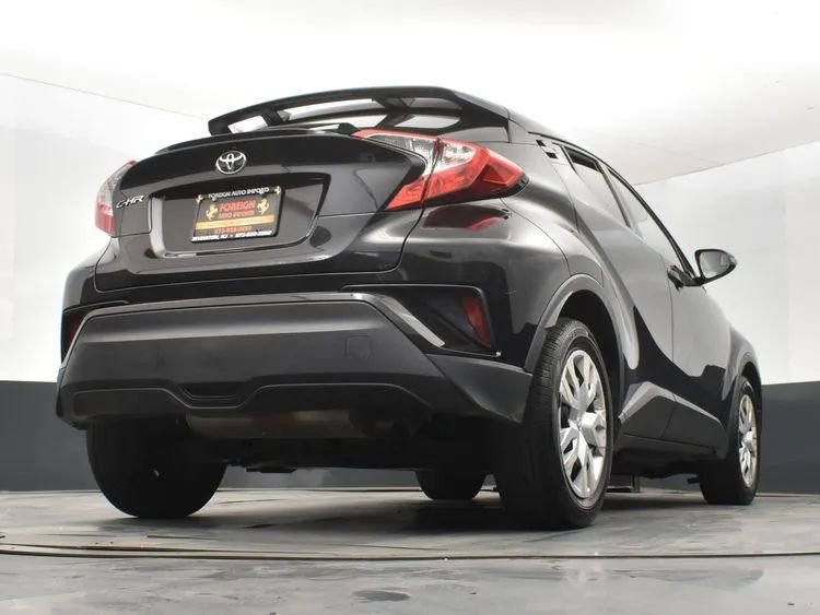 Used 2020 Toyota C-HR LE FWD image 13