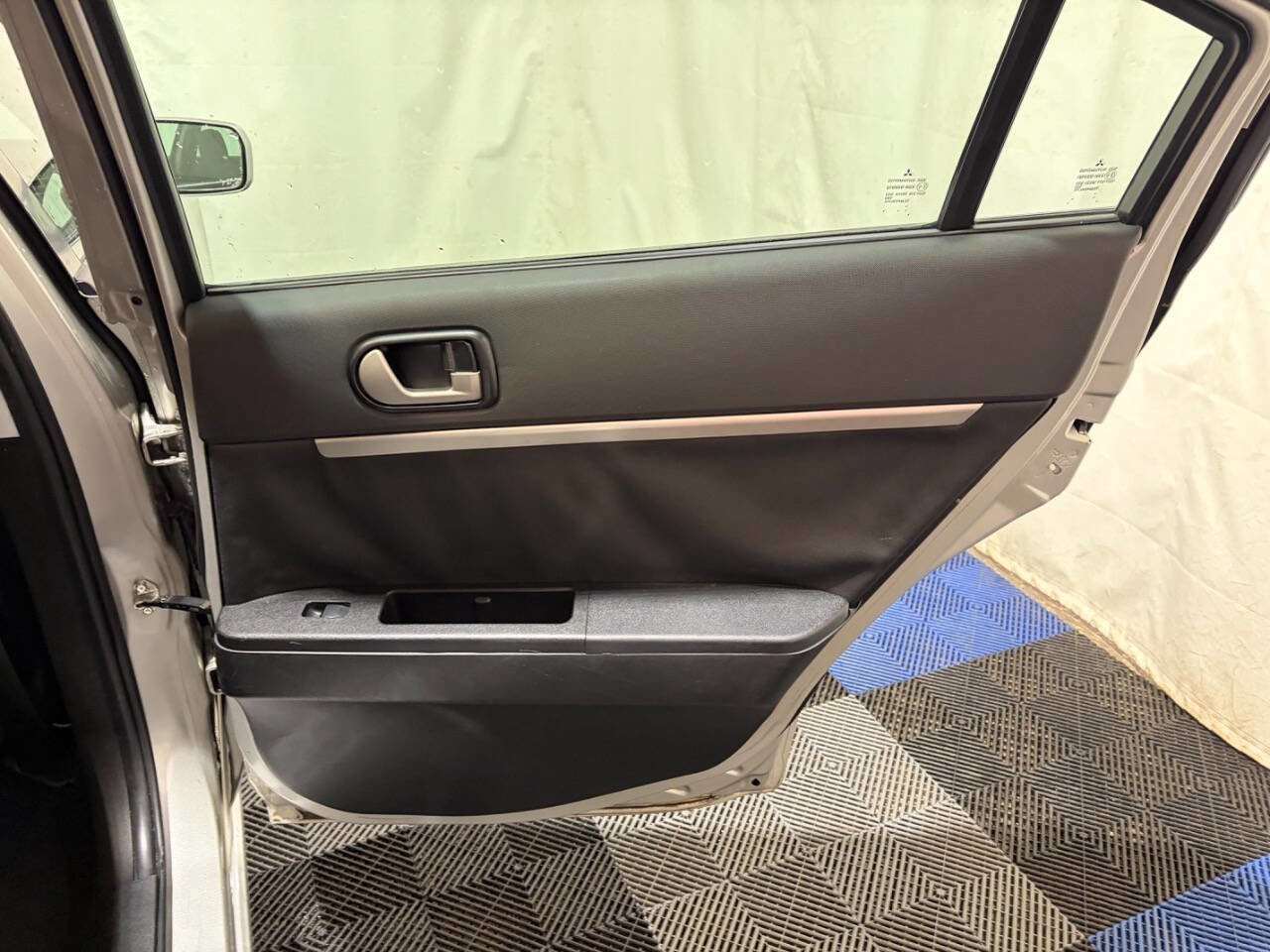 Used 2012 Mitsubishi Galant FE image 11