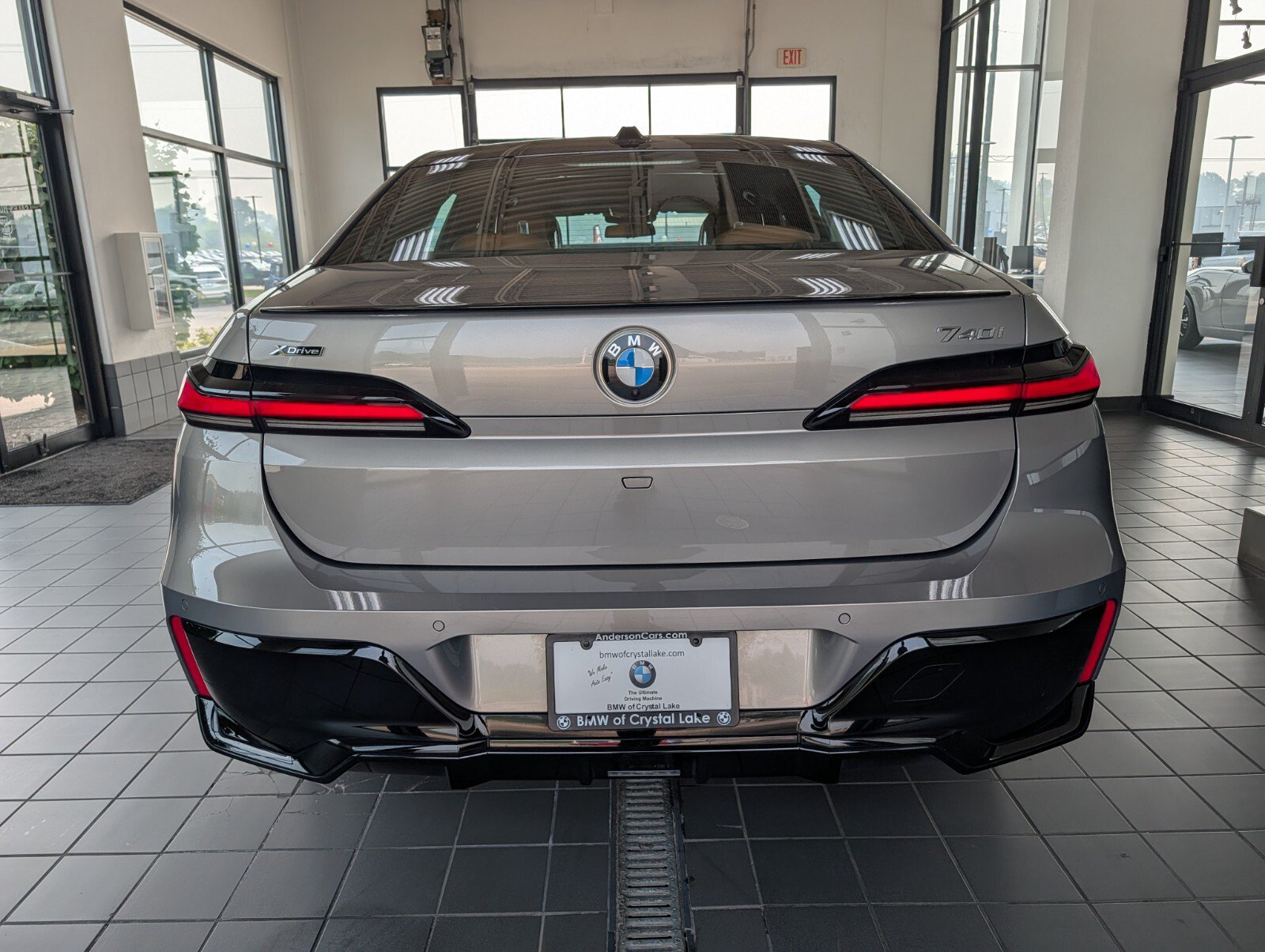 Used 2024 BMW 740i xDrive AWD/4WD image 3