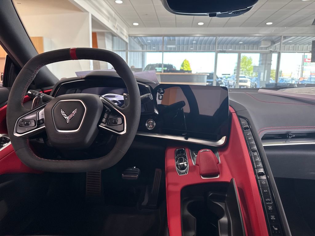 Used 2024 Chevrolet Corvette Stingray Preferred Cpe RWD image 15