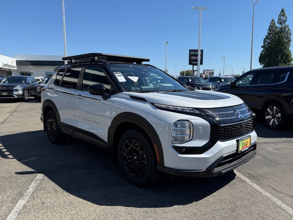 New 2026 Mitsubishi Outlander AWD image 2