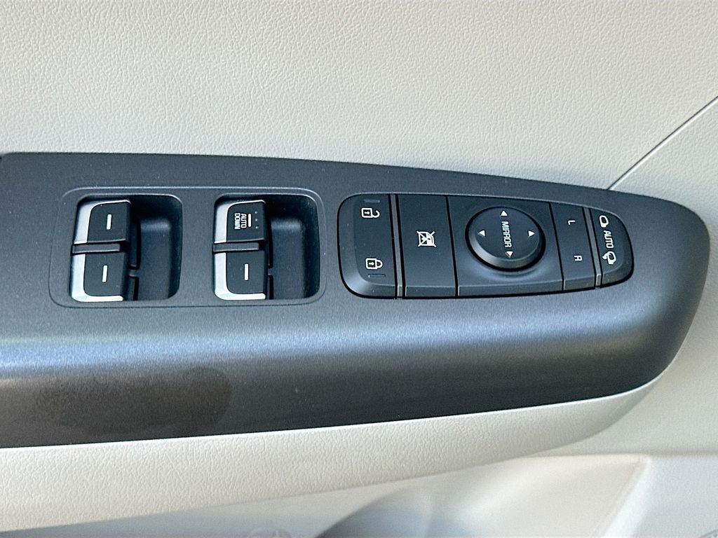 Certified 2020 Kia Sportage LX w/ LX Popular Package image 17