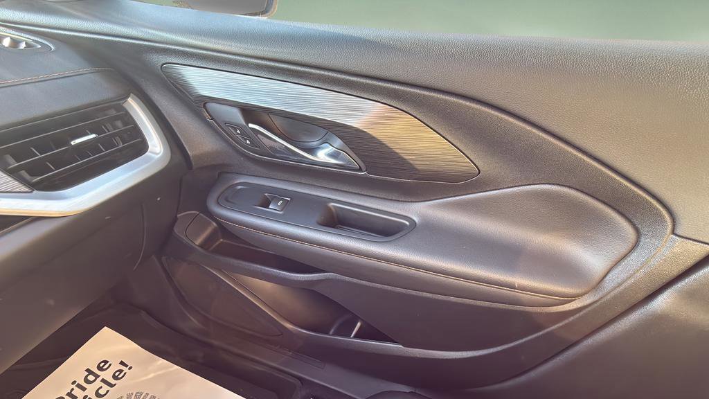 Used 2021 GMC Terrain SLT w/ Elevation Edition image 16