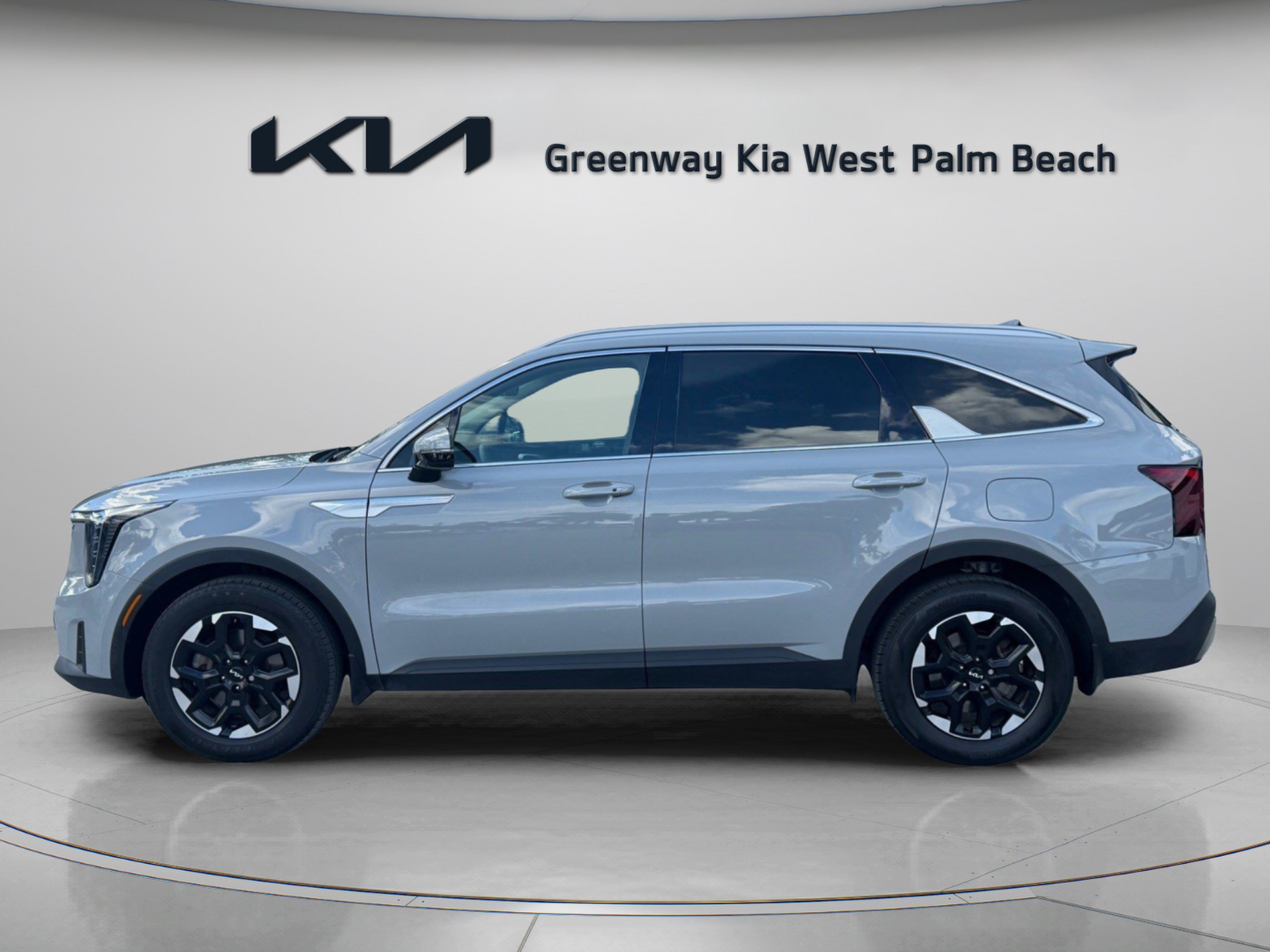 Certified 2025 Kia Sorento S w/ Panoramic Sunroof Package FWD image 4