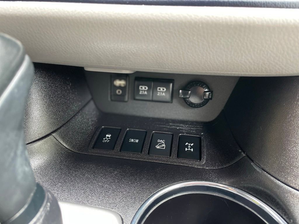 Used 2018 Toyota Highlander XLE AWD/4WD image 14
