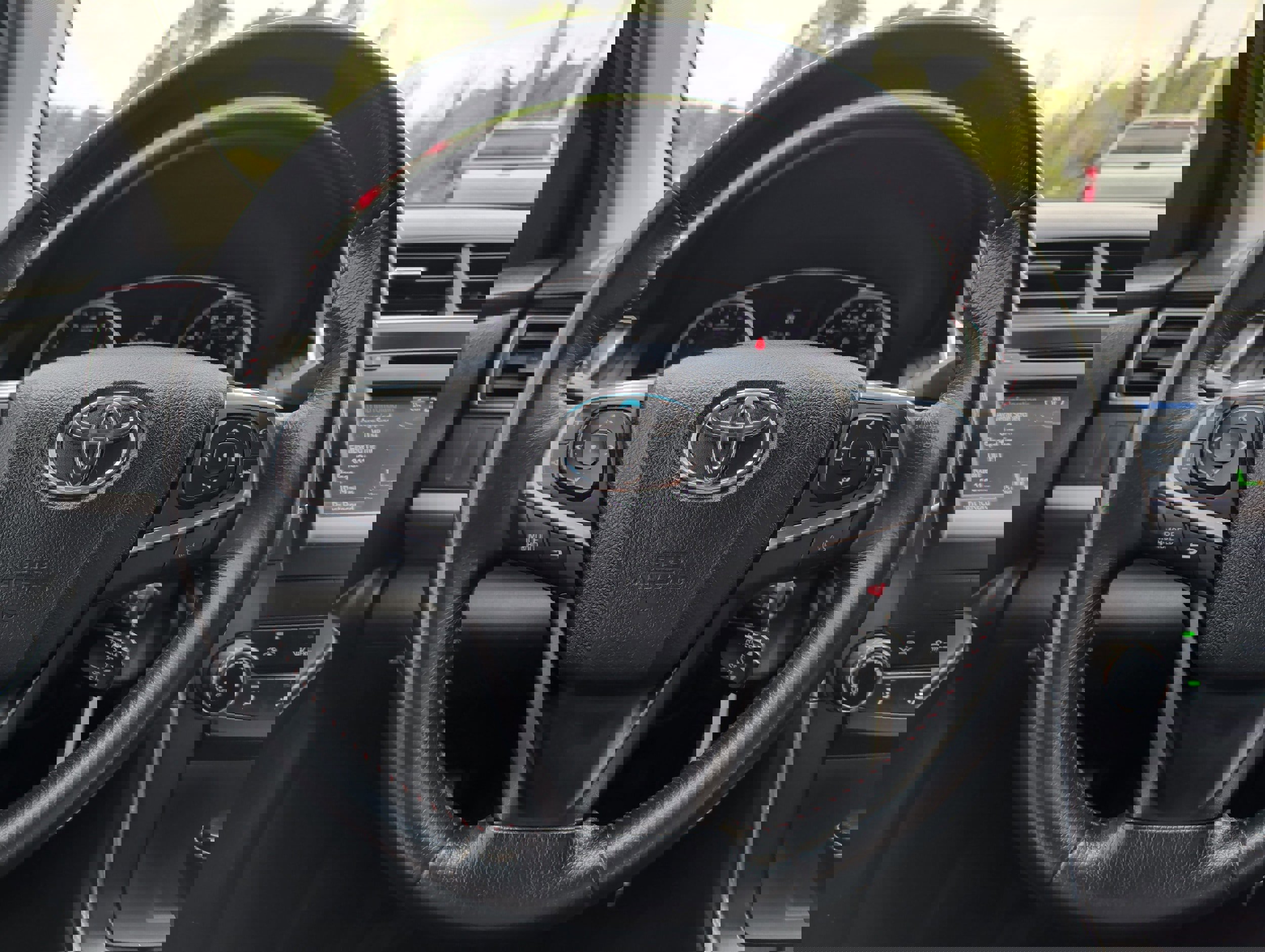 Used 2015 Toyota Camry SE image 15