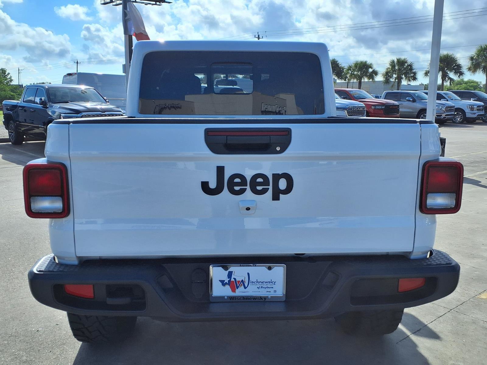 Used 2020 Jeep Gladiator Sport AWD/4WD image 6