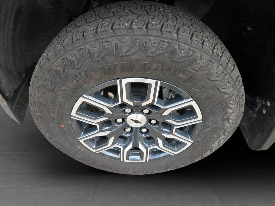 Used 2024 Chevrolet Colorado Z71 w/ Z71 Convenience Package 2 AWD/4WD image 34
