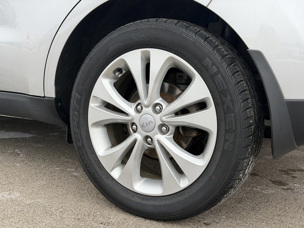 Used 2016 Kia Soul + image 28