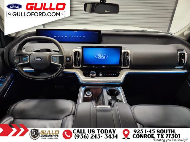 Used 2025 Ford Expedition Platinum w/ Driver's Package AWD/4WD image 11