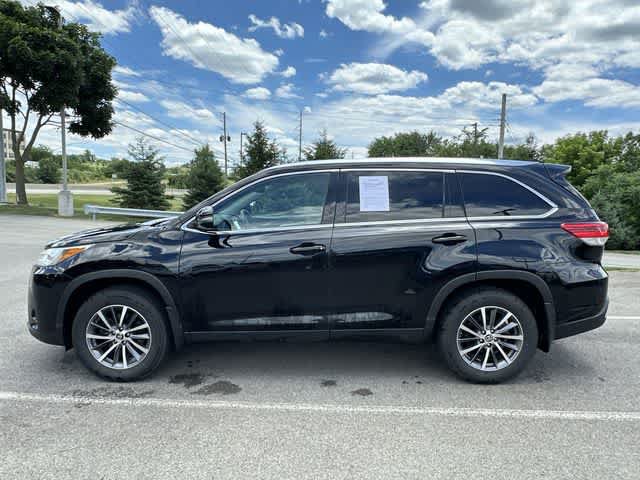 Used 2019 Toyota Highlander XLE AWD/4WD image 2