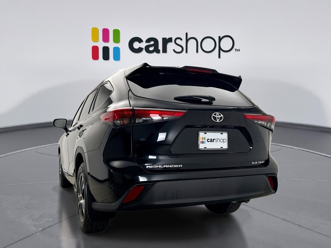Used 2021 Toyota Highlander XLE image 3