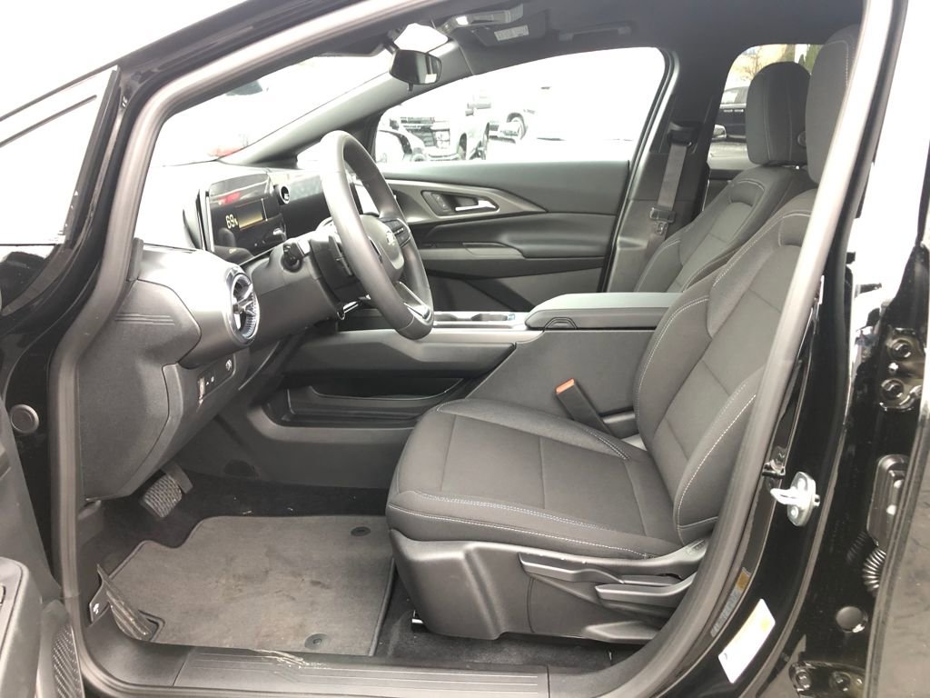 New 2026 Chevrolet Equinox EV LT image 9