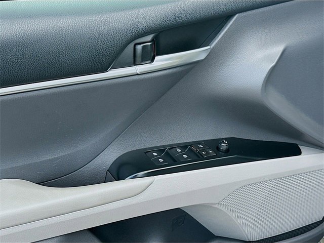 Used 2018 Toyota Camry SE image 16