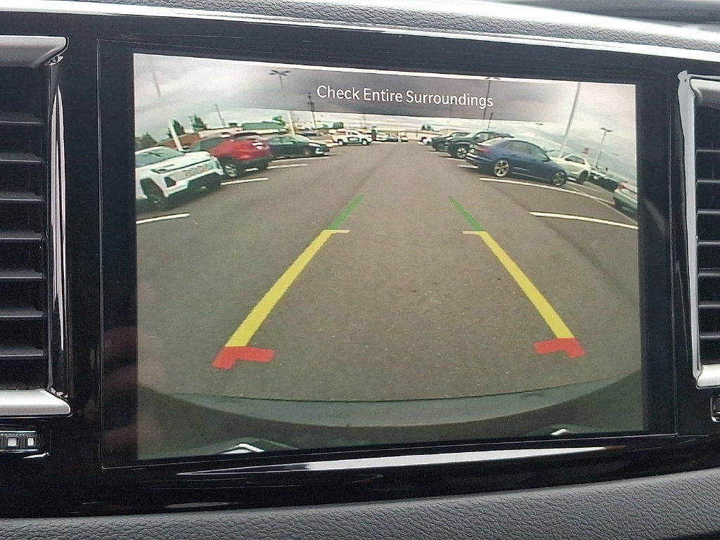 Used 2023 Chrysler Pacifica Touring-L FWD image 17