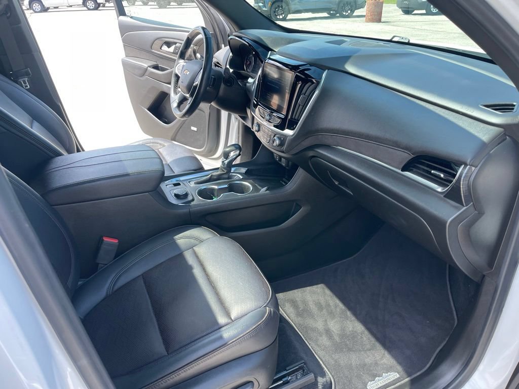Used 2023 Chevrolet Traverse High Country FWD image 19