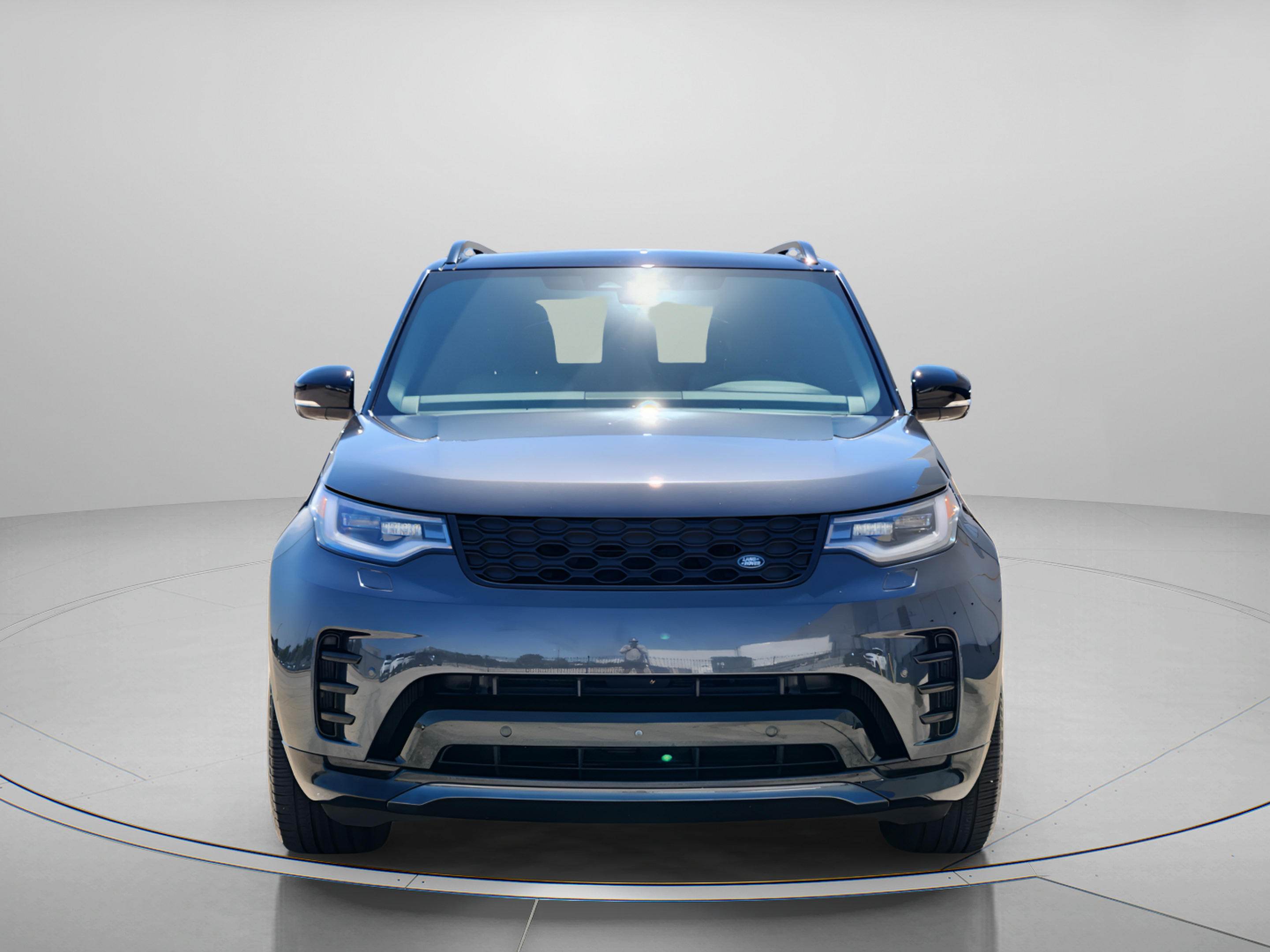 Certified 2024 Land Rover Discovery Dynamic SE AWD/4WD image 6