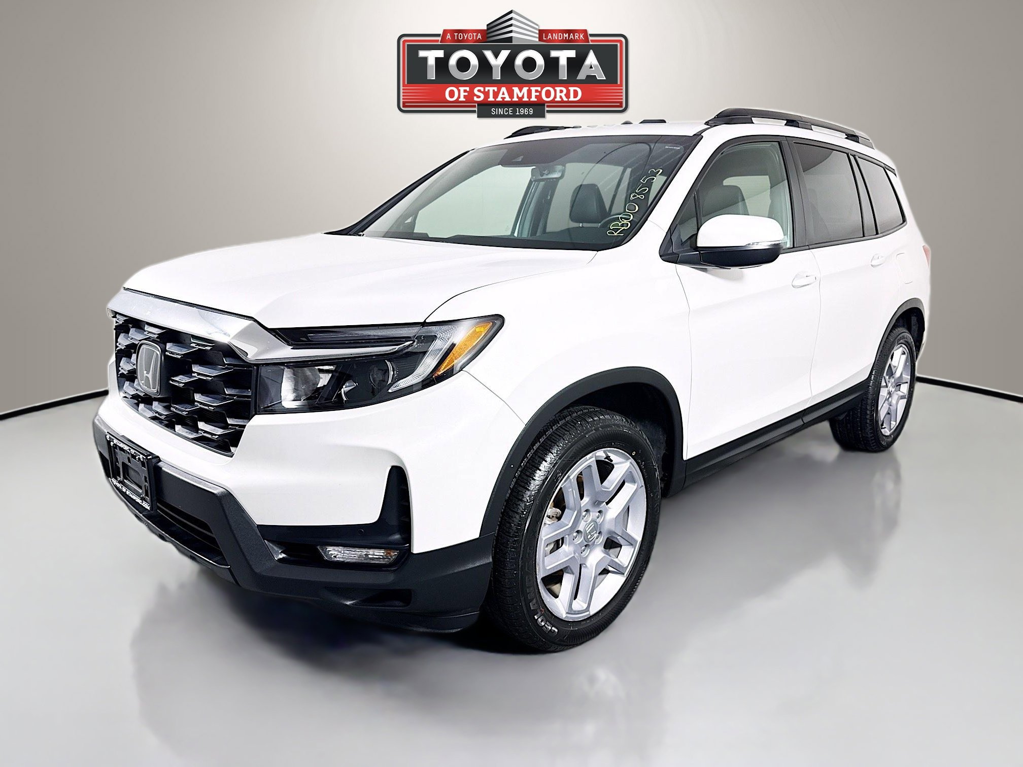 Used 2024 Honda Passport EX-L image 3
