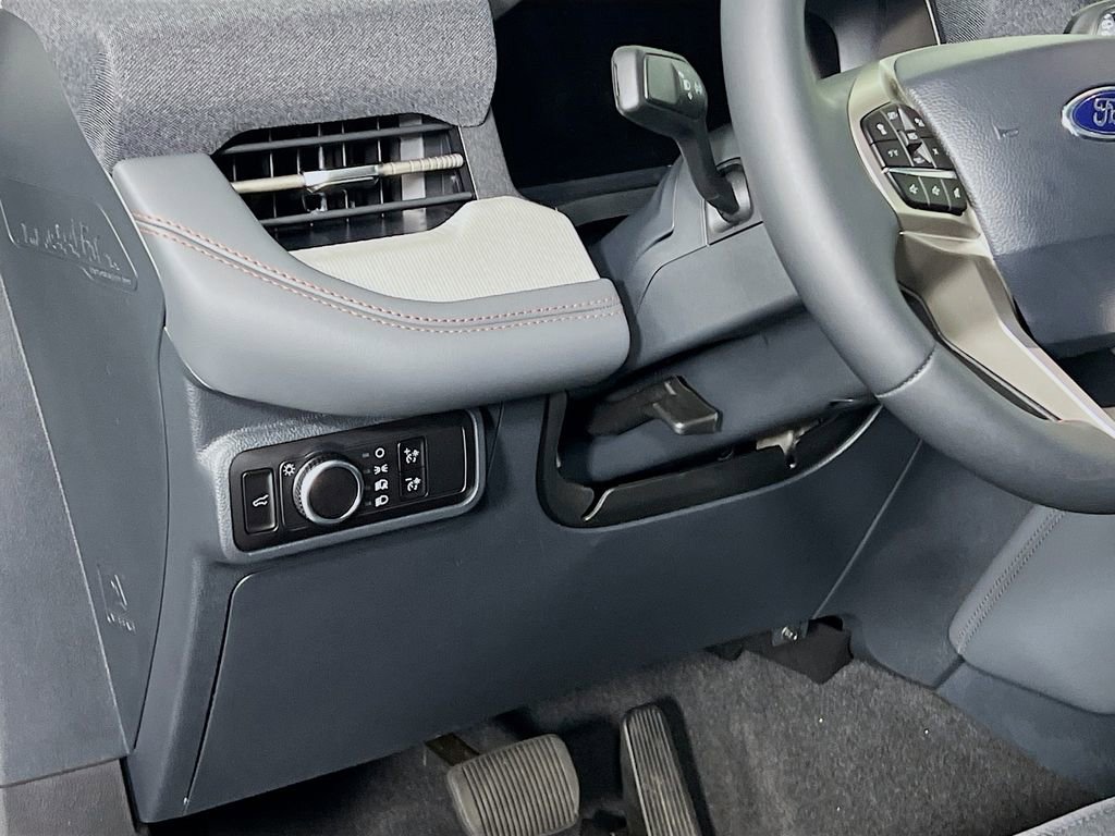 Used 2026 Ford Explorer Active image 13