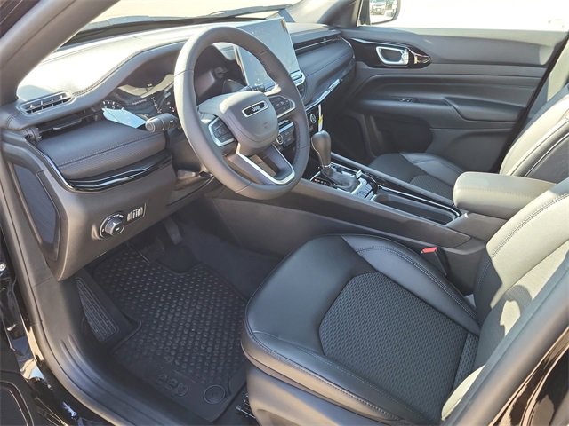 New 2026 Jeep Compass Latitude image 13