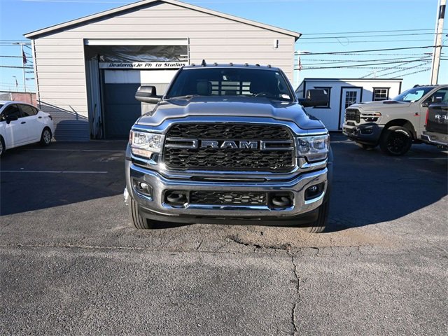 Used 2022 RAM 4500 Tradesman w/ Chrome Appearance Group image 34