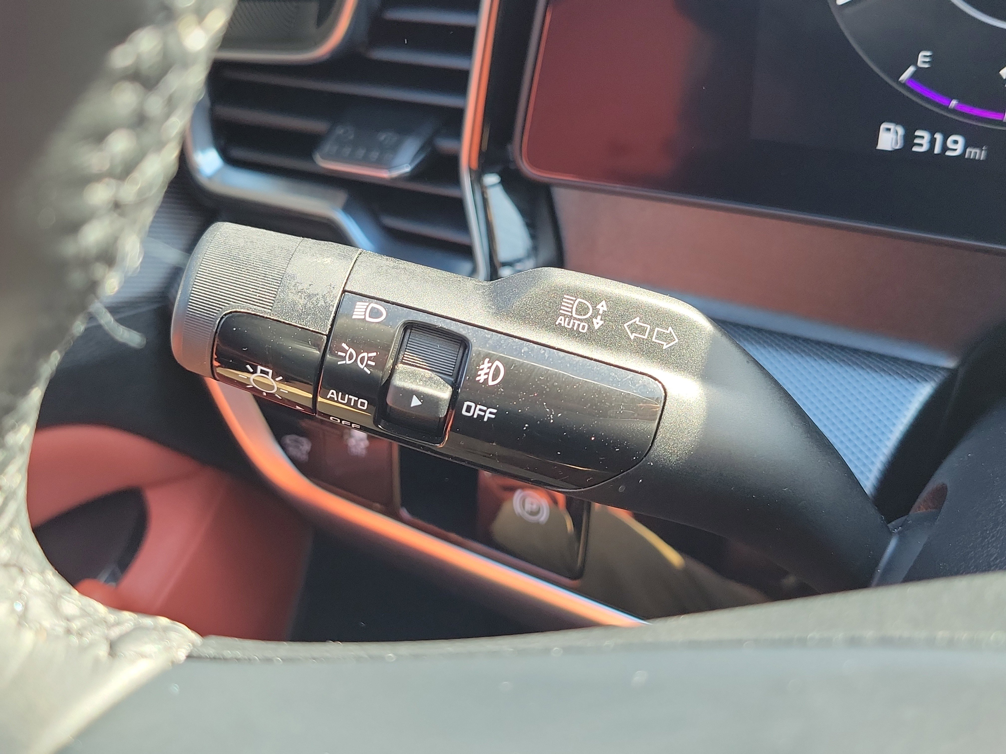 Certified 2025 Kia Sportage SX image 31