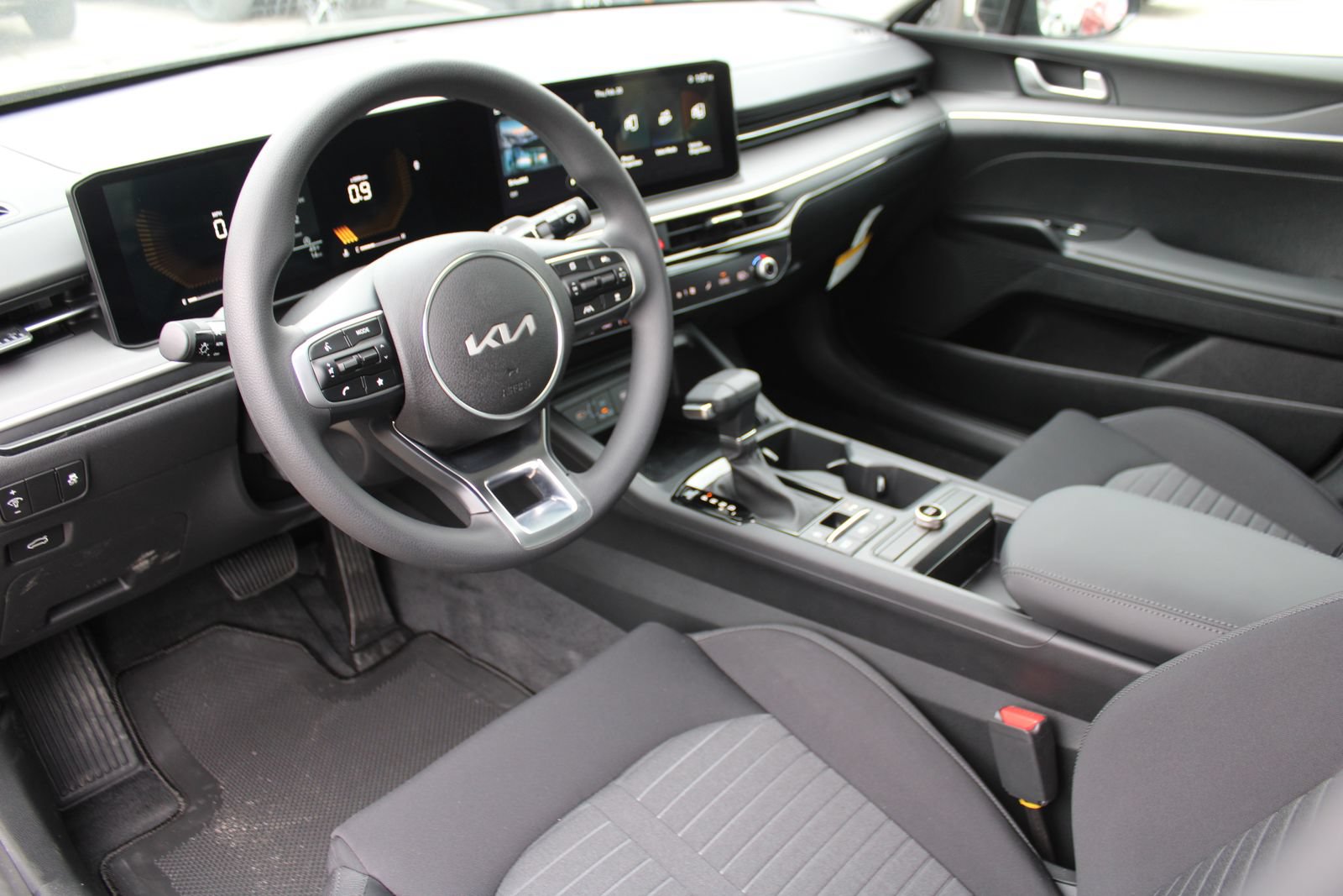 New 2026 Kia K5 LXS FWD image 20