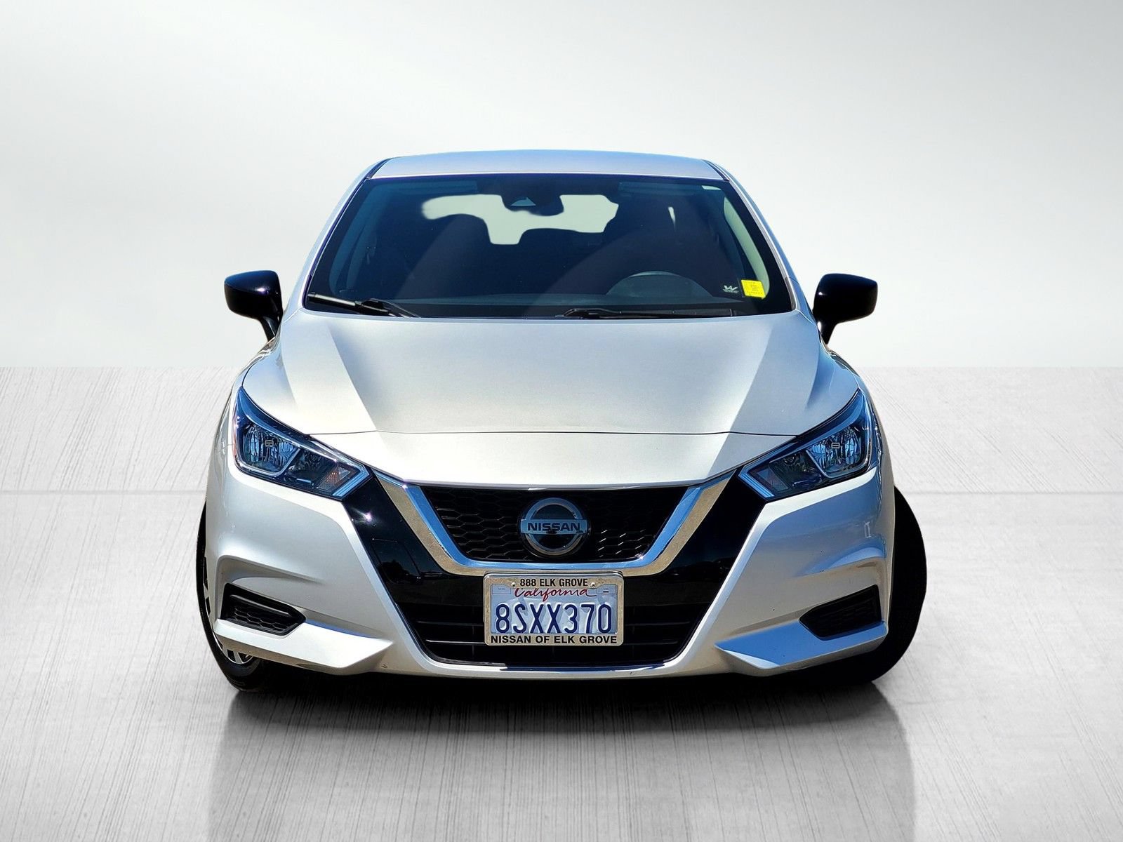 Used 2020 Nissan Versa S FWD image 2
