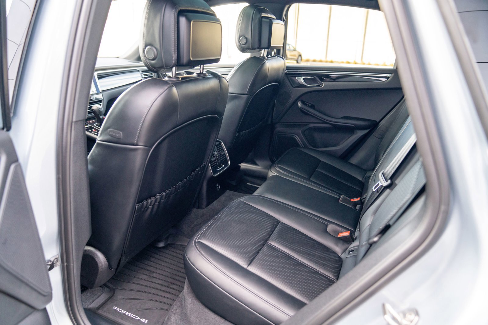 Certified 2025 Porsche Macan image 22