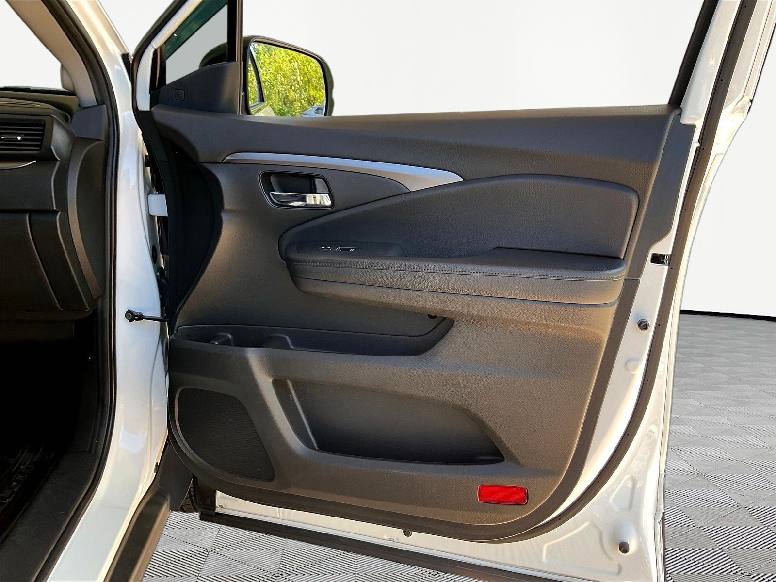 Used 2021 Honda Pilot EX image 29
