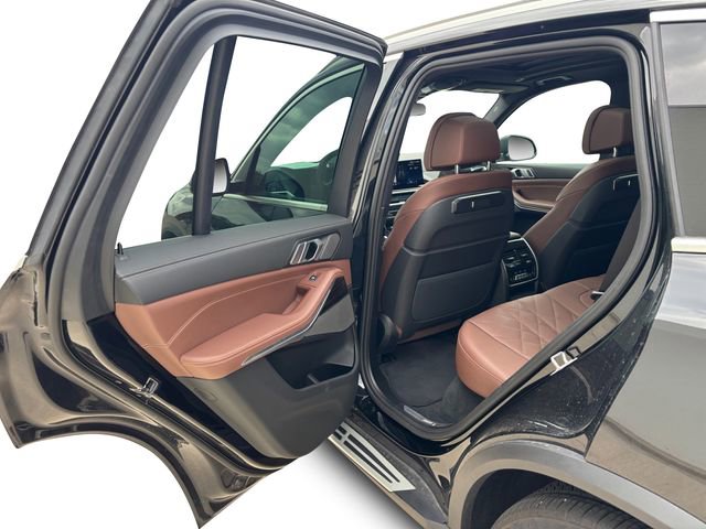 Certified 2025 BMW X5 xDrive40i w/ Climate Comfort Package image 23