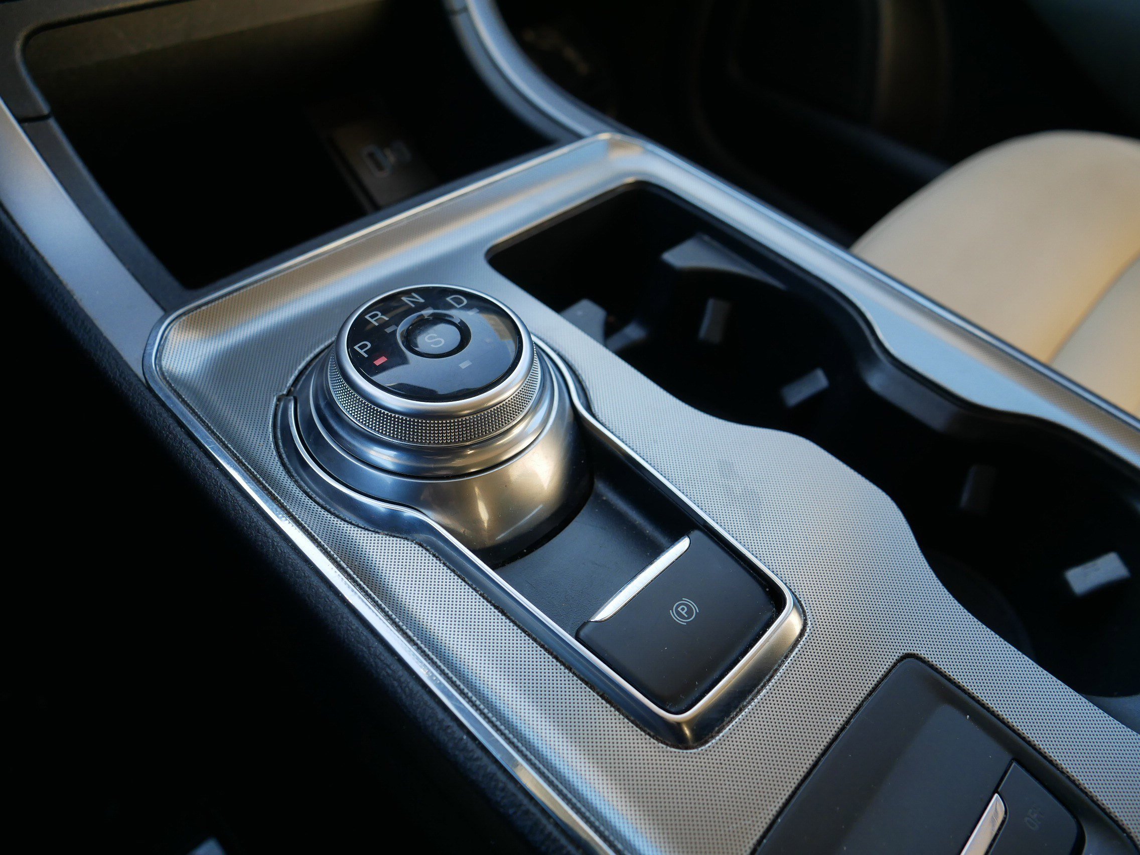 Used 2022 Ford Edge SEL image 24