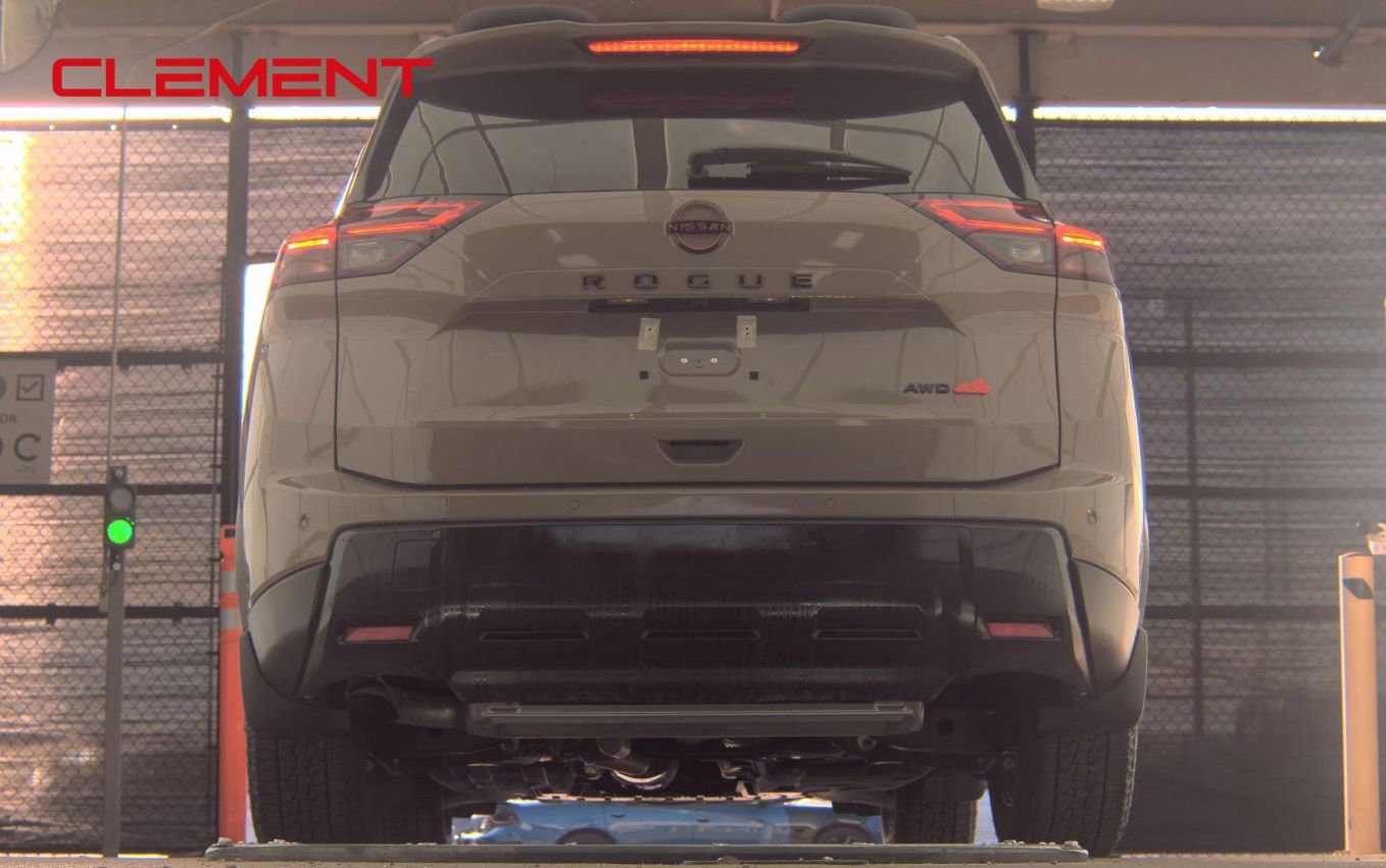 Used 2025 Nissan Rogue SV w/ Rock Creek Premium Package image 8