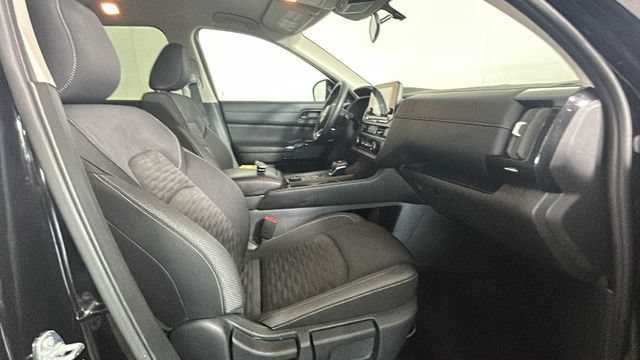 Used 2025 Nissan Pathfinder S AWD/4WD image 29