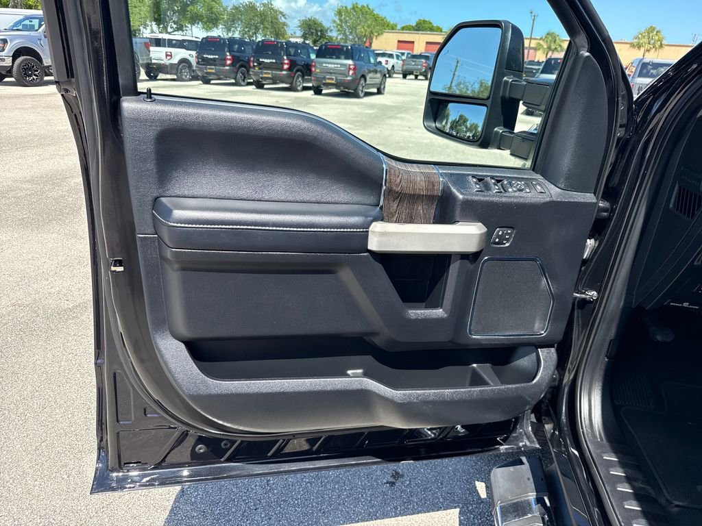 Used 2020 Ford F250 Lariat w/ Lariat Value Package AWD/4WD image 13