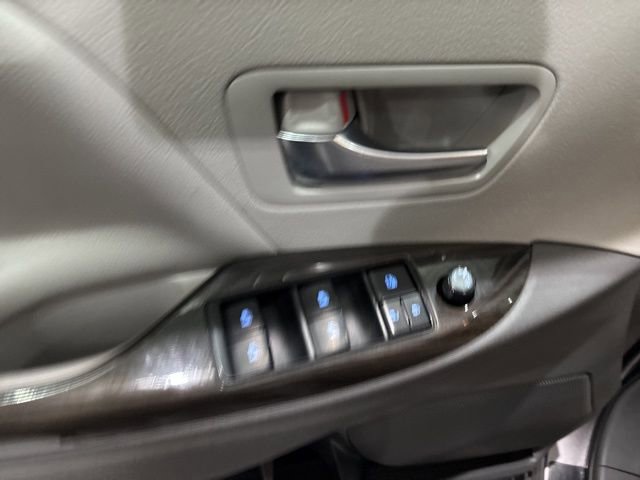 Used 2019 Toyota Sienna XLE image 12