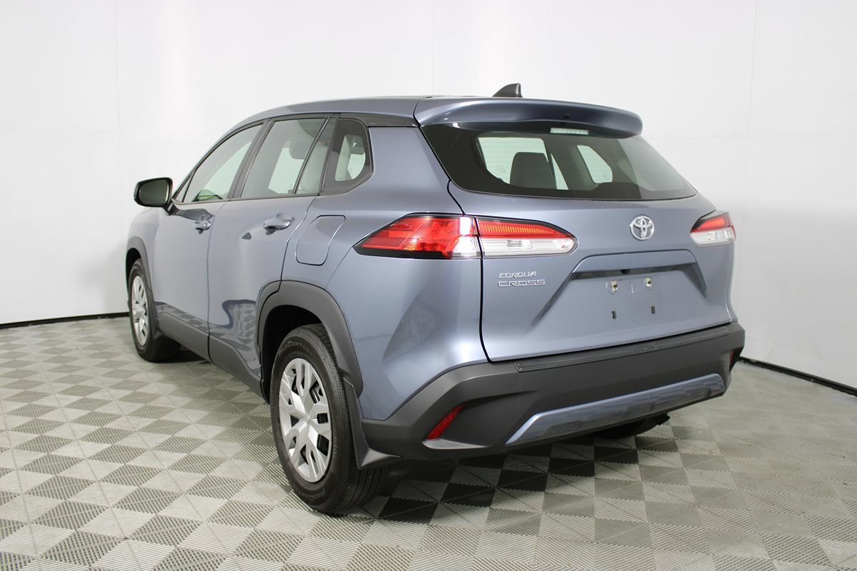 Used 2025 Toyota Corolla Cross L FWD image 4